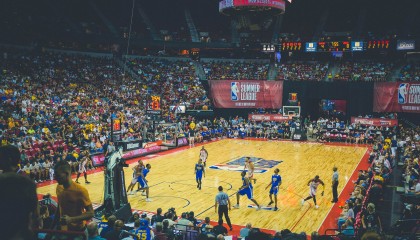 爱游戏全站app注册-尼斯队在近期比赛中取得胜利，重振在法国球坛的声望，尼斯队球衣