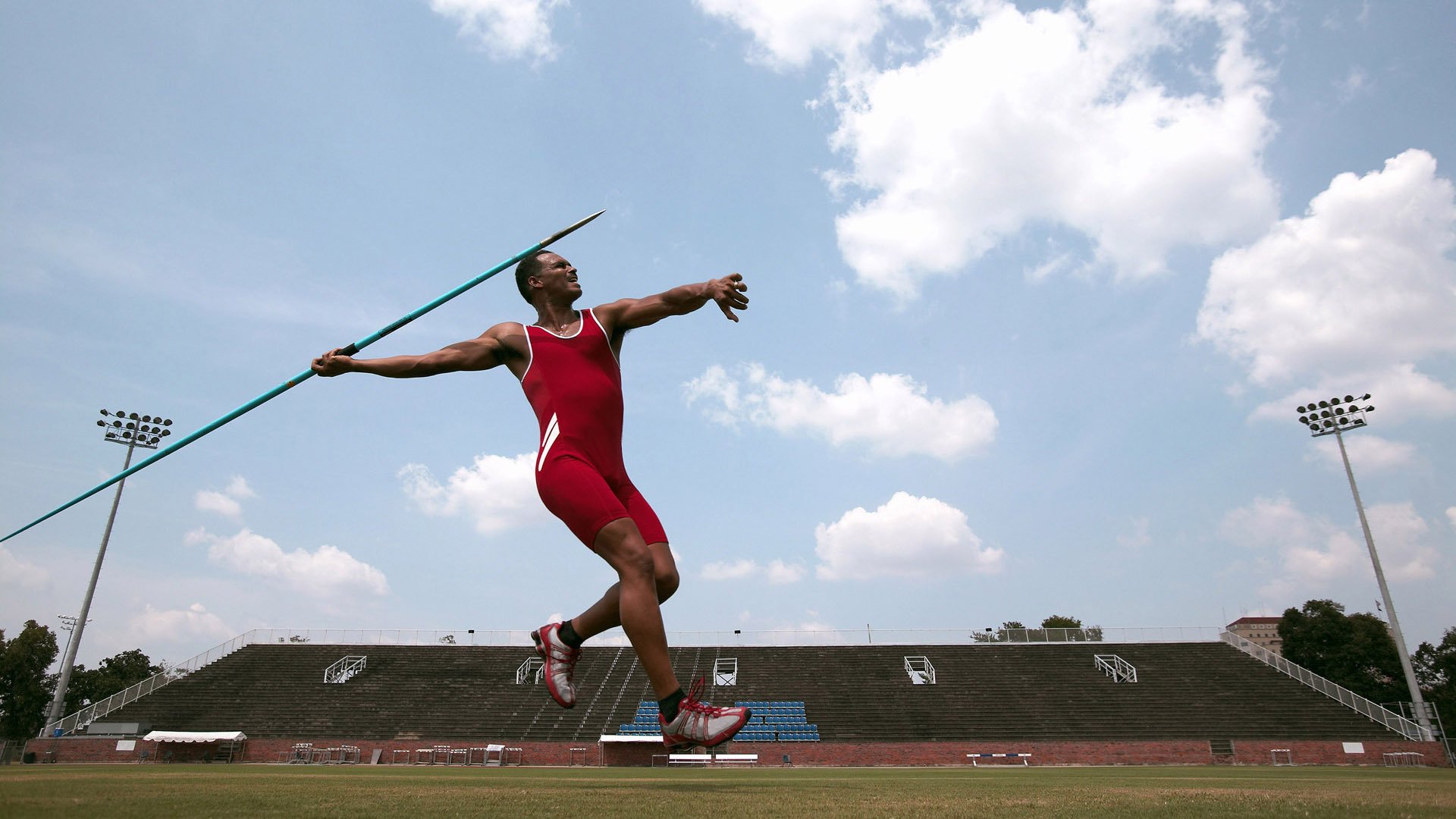 特色秋季城市马拉松，绿色环境中的极速奔跑，城市马拉松方案
